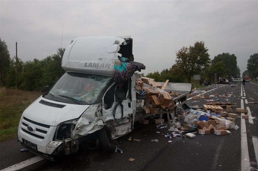 Karambol na drodze. Auta stanęły w płomieniach!