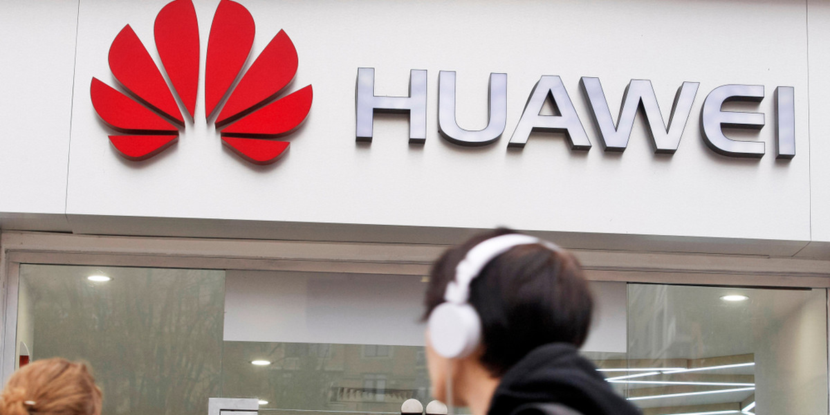Prezes zarządu chińskiej firmy Huawei zadeklarowal we wtorek, że koncern jest gotowy do podpisania umów zakazujących szpiegostwa z rządami poszczególnych krajów.