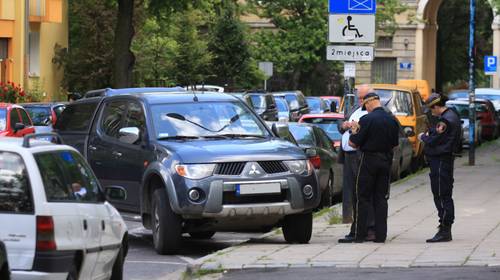 Parkowanie Samochodu - Jak Zaparkować Auto Aby Było Bezpiecznie I Przepisowo