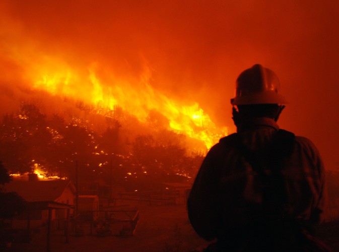 Kalifornia walczy z ogniem