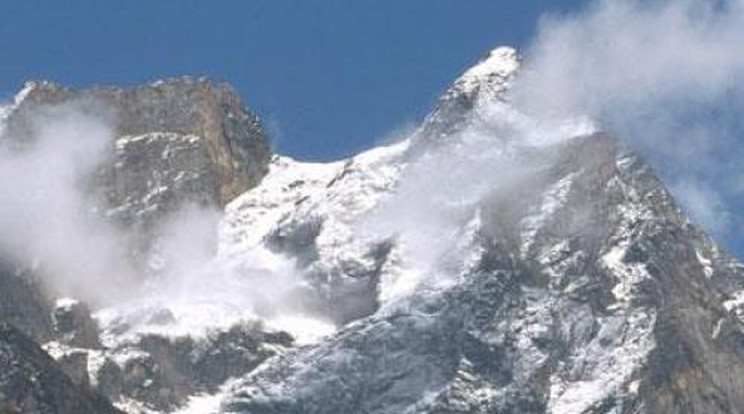 Magyar hegymászók is a lavina útjába kerülhettek a Mount Everesten