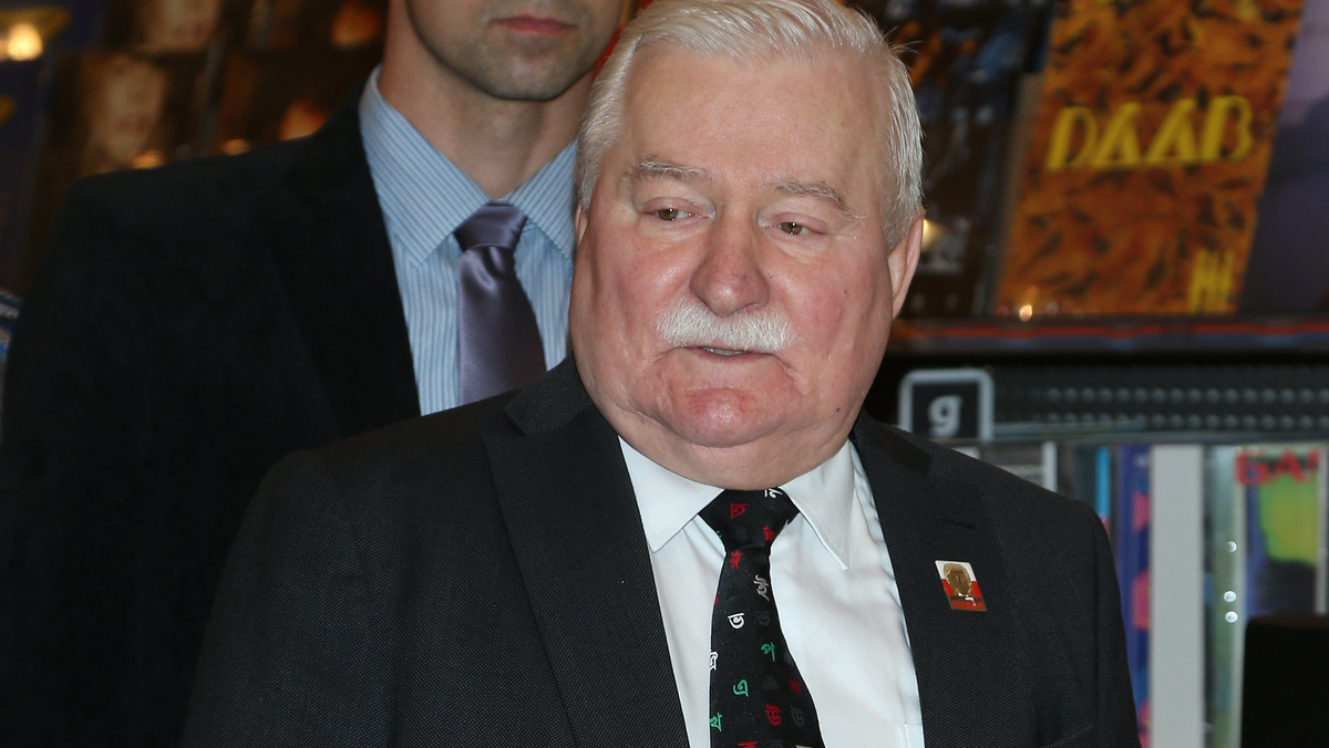 Lech Wałęsa na wakacjach. Zdjęcia na Facebooku zaskakują