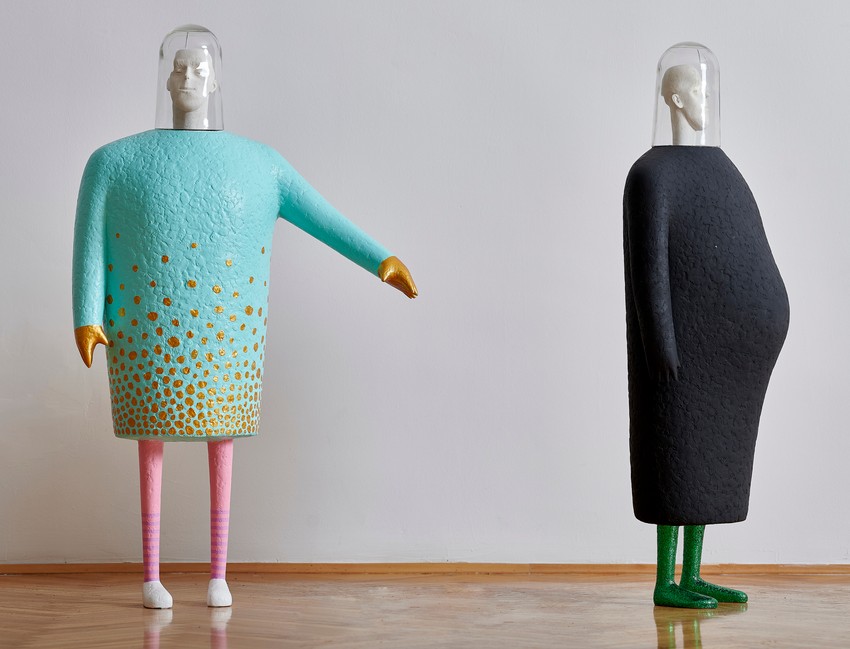 Adin Rastoder "Astronaut i trudni svještenik", 110x200x50 cm, poliester, 2017.