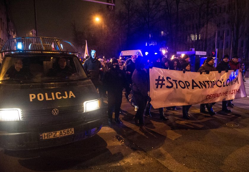 Antyfaszyści próbowali zatrzymać narodowców. Przepychanki i zatrzymania w stolicy