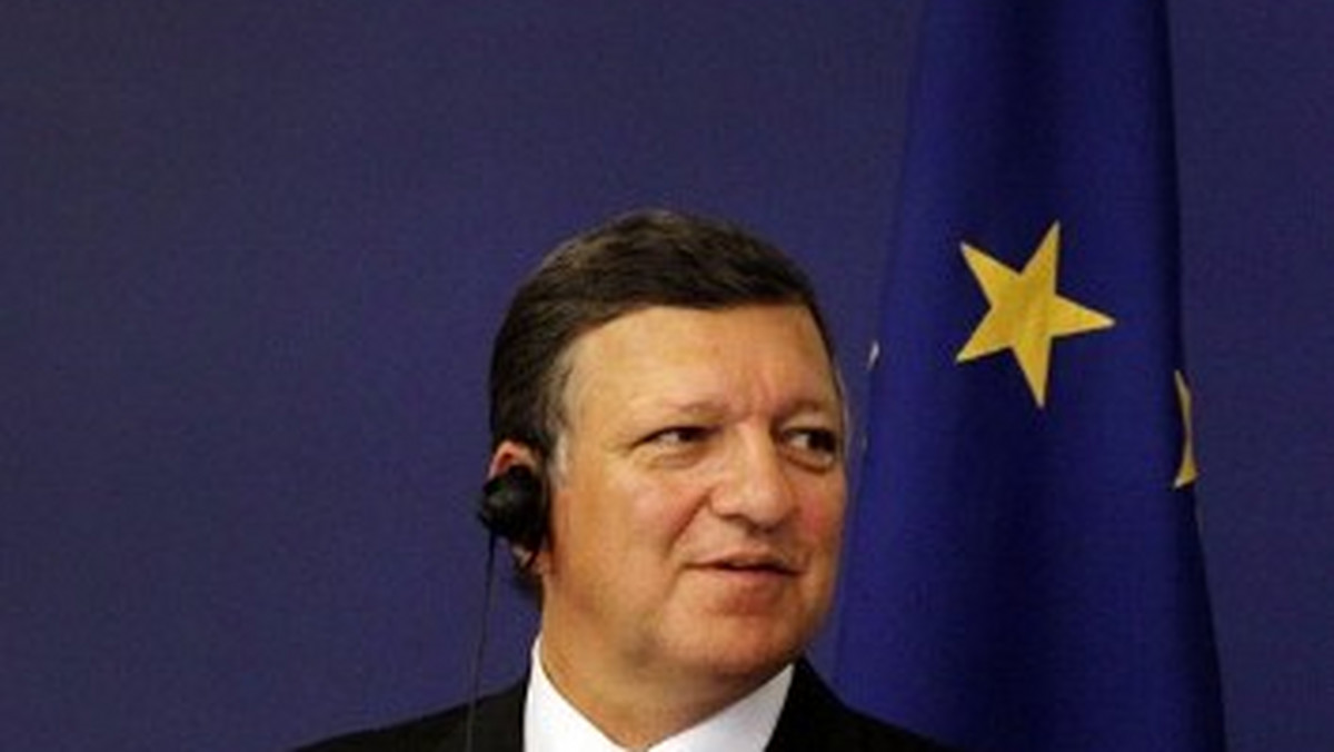 Komisarz sprawiedliwości UE Viviane Reding zaproponowała we wtorek, by Jose Barroso pozostał szefem KE na trzecią kadencję, od 2014 r. - Podziwiam jego siłę, cierpliwość, mądrość - powiedziała Reding, o której od dawna mówi się, że ma ochotę na kierowanie KE