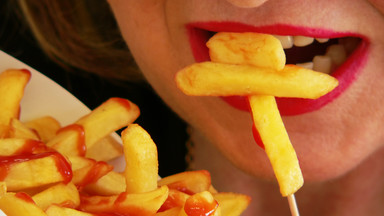 Brytyjka przez 15 lat jadła tylko frytki. To selektywne zaburzenie odżywiania (SED)
