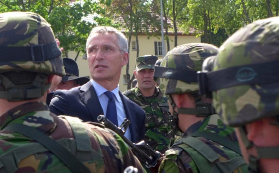 Šef NATO-a Jens Stoltenberg sa vojnicima u Poljskoj