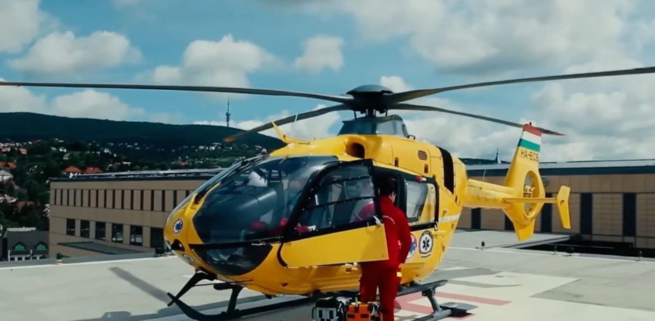 Nakon što je stabilizovan pacijent, helikopterom je prebačen u bolnicu 