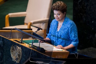 Dilma Rousseff wygrywa. Zagraniczni inwestorzy w panice sprzedają akcje brazylijskich spółek.