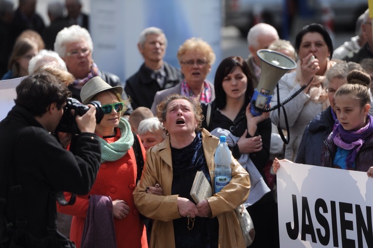 Protest parafian w obronie księdza Lemańskiego