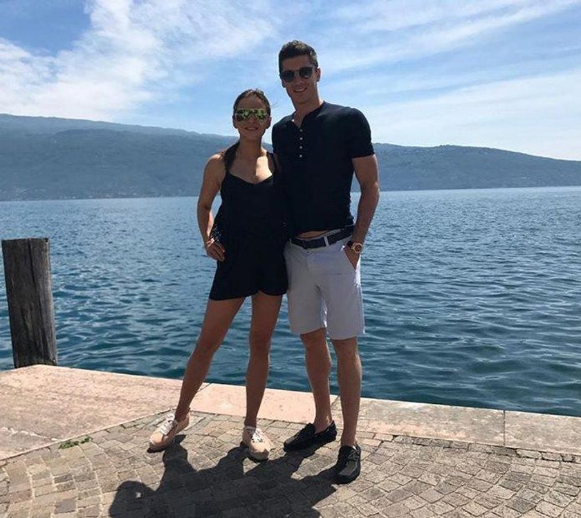 Robert i Anna Lewandowscy na wakacjach. Z Klarą nad jeziorem Garda?