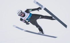 Groźny upadek Petera Prevca na skoczni w Planicy. Opuścił obiekt na noszach