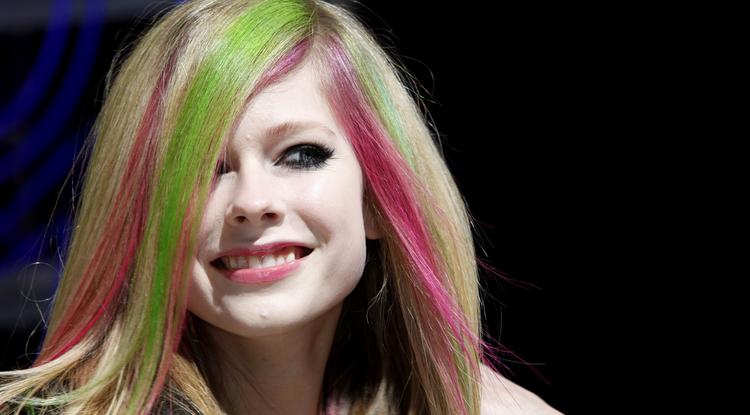 Jó hír a rajongóknak - Új lemezt ad ki Avril Lavigne
