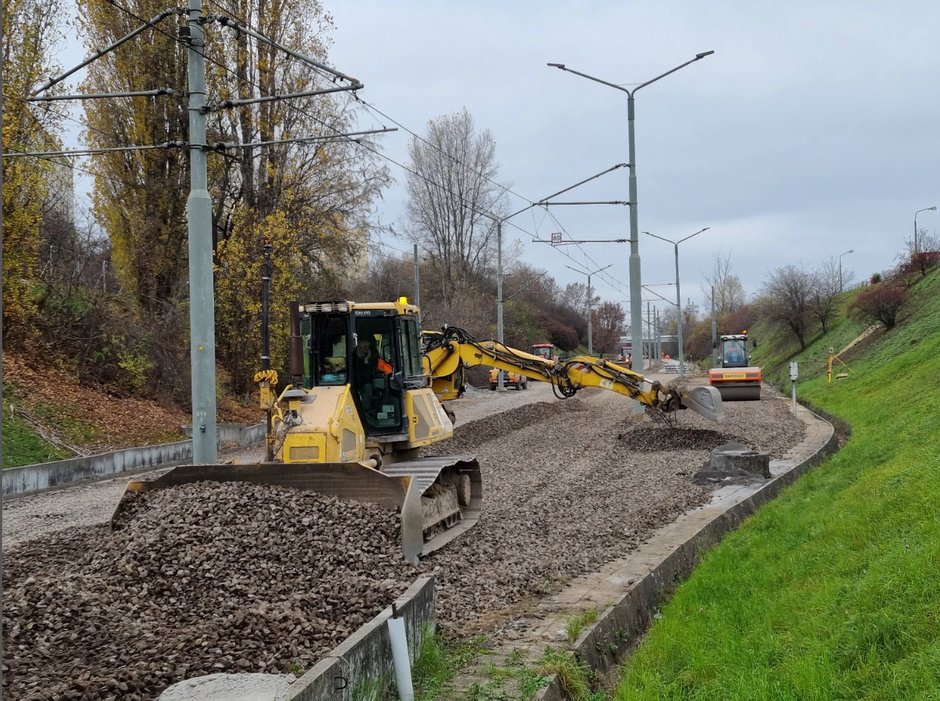 Prace prowadzone na trasie PST idą zgodnie z harmonogramem i codziennie widać ich postęp