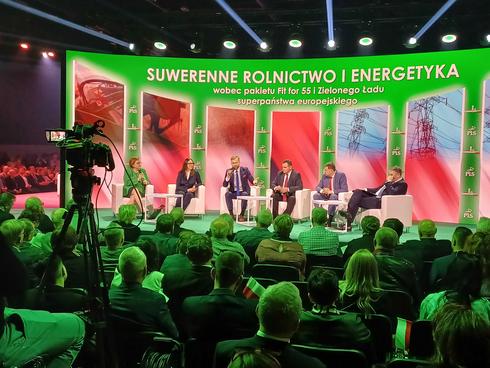 Panel dyskusyjny podczas warszawskiej konwencji PiS (fot. Onet)