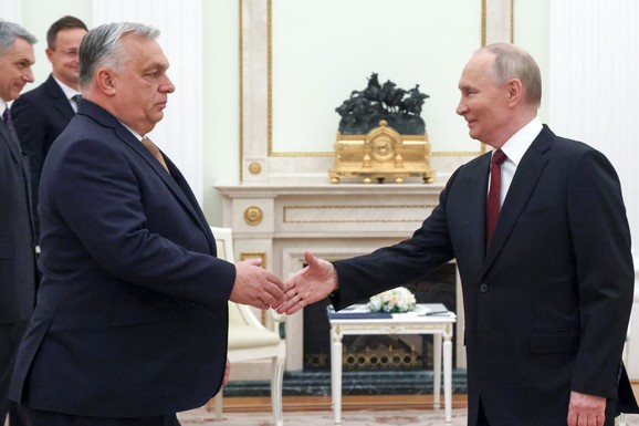 "VLADIMIRE, SPREMAN SAM DA BUDEM TVOJ MIŠ" Procurio tajni razgovor Orbana i Putina zbog kog se trese Evropa: Od ovih reči je SKALA NEPRIJATNOSTI EKSPLODIRALA!