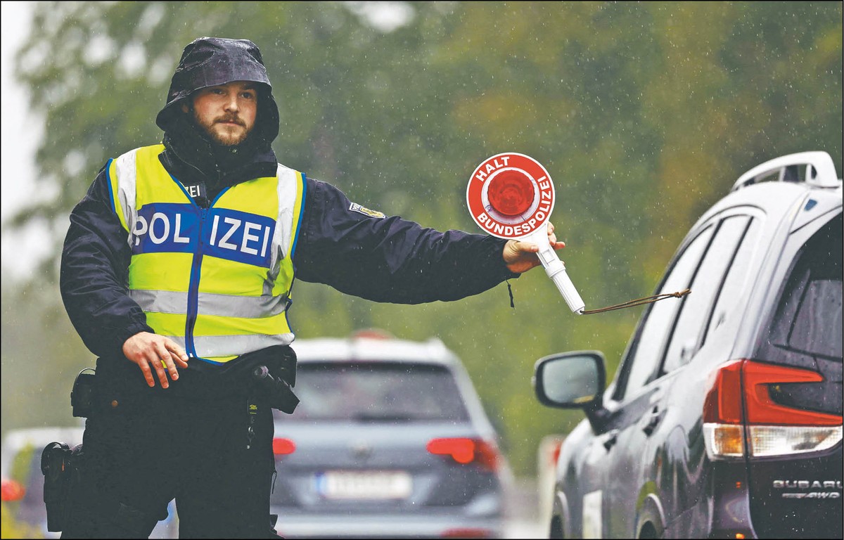 Zgodnie z kodeksem granicznym Schengen kontrole na granicach wewnętrznych UE mogą być prowadzone jako wyjątki, głównie na skutek zagrożenia dla bezpieczeństwa kraju.