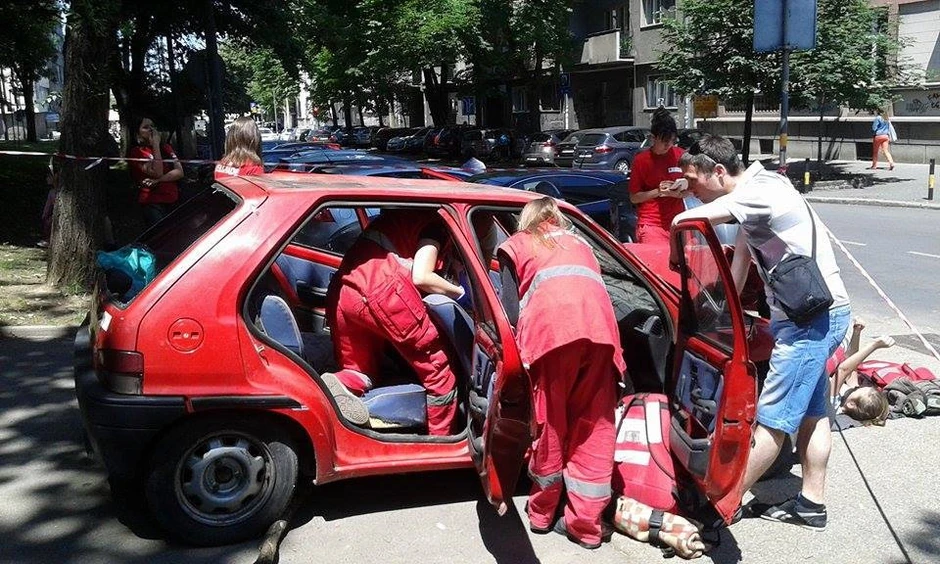 Takmičari simuliraju pomoć na poligonu saobraćajne nesreće
