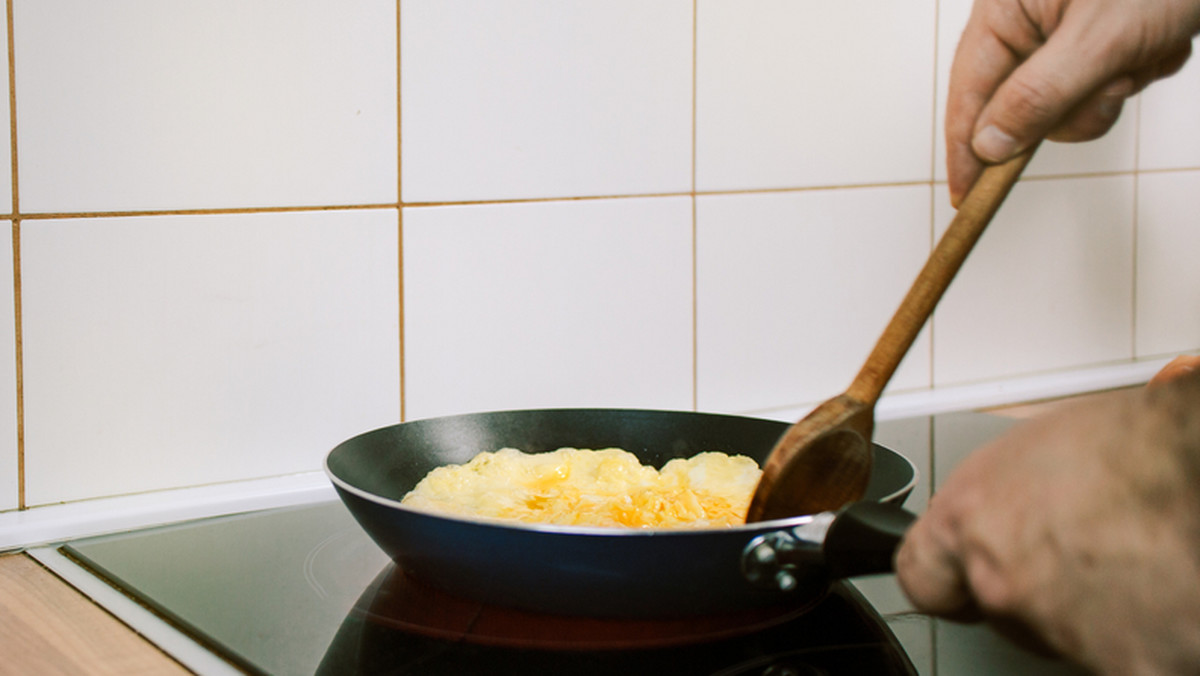 Jak zrobić idealnie puszystą jajecznicę? Wypróbuj ten patent