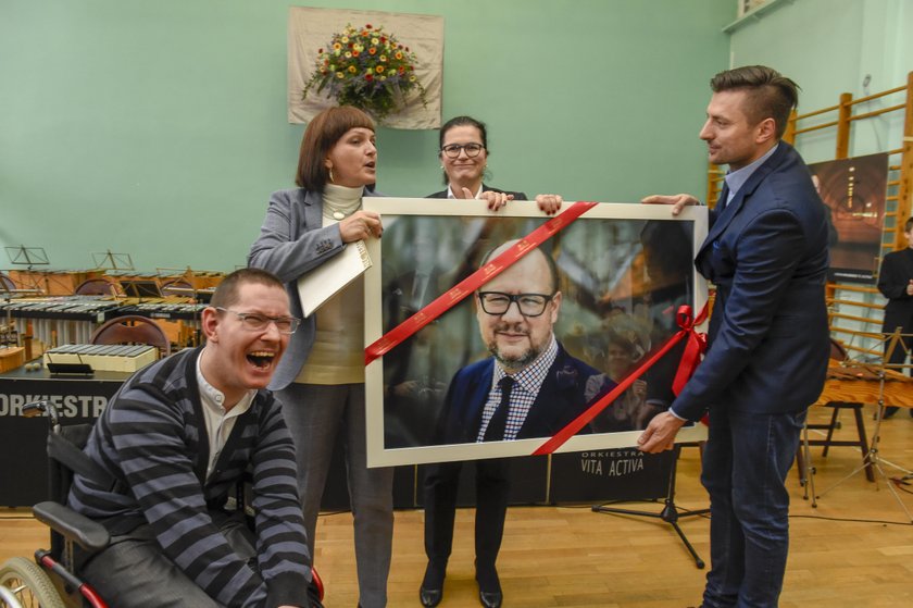 Uroczystość nadania imienia prezydenta Pawła Adamowicza Podstawowej Szkole Specjalnej przy ul. Jagiellońskiej 11 w Gdańsku Przymorzu