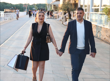 Pevačica (29) sa MUŽEM MILIONEROM na proslavi koleginice - Prestravljena nakon INCIDENTA KOLEGE: "Došlo vreme da se PLAŠIŠ LJUDI, ovo je ozbiljno"