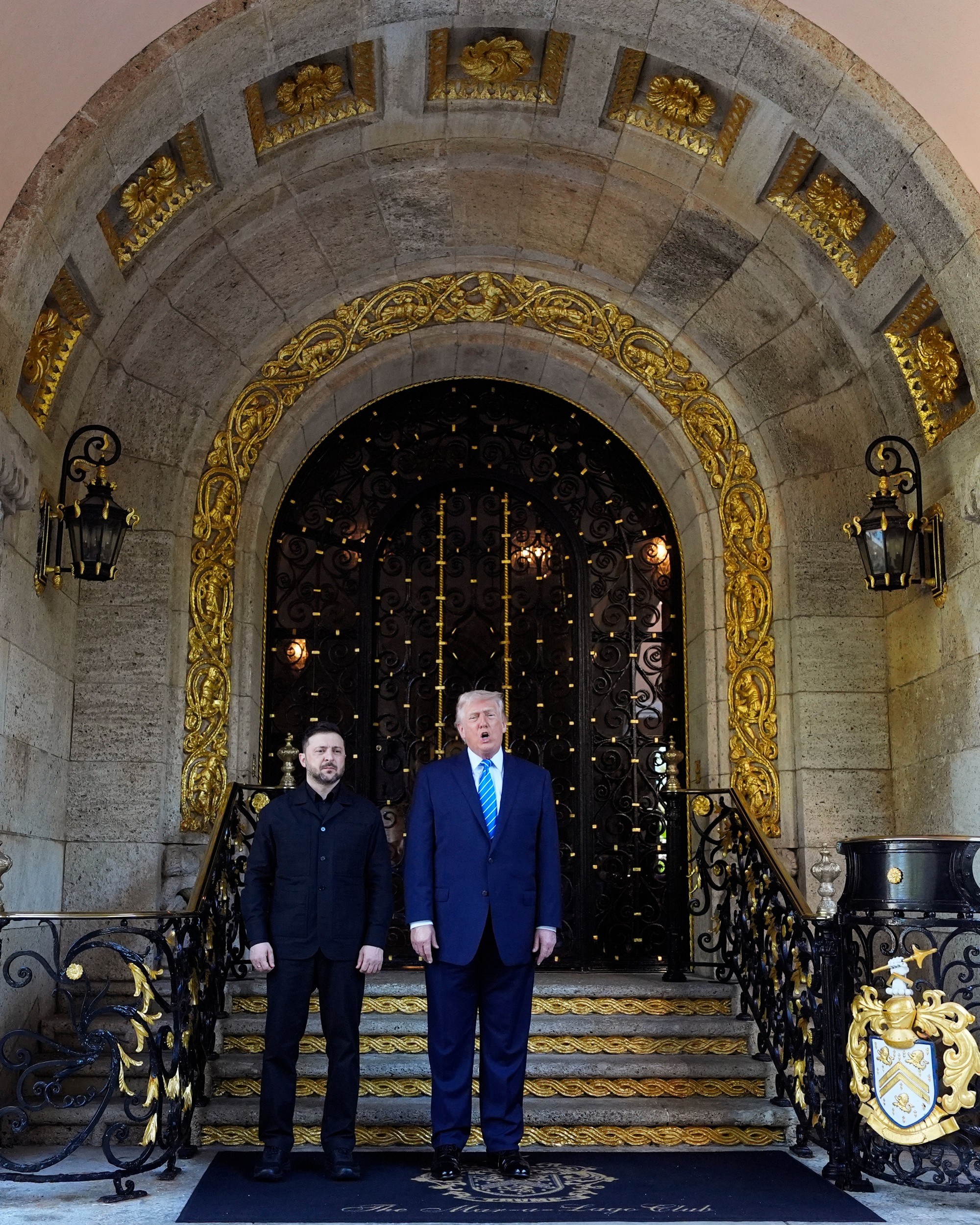 Ukrajinský prezident Volodymyr Zelenskyj počas stretnutia s americkým prezidentom Donaldom Trumpom v sídle Mar-a-Lago na Floride.