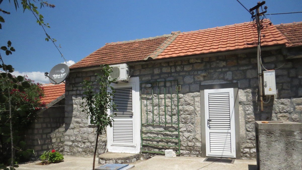 Nadi Topčagić za kuću u Crnoj Gori NUDILI MILIONE, a onda usledio šok obrt: 