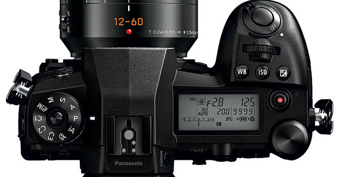 Praktyczne: Lumix G9 ma dodatkowy wyświetlacz do ustawień aparatu.