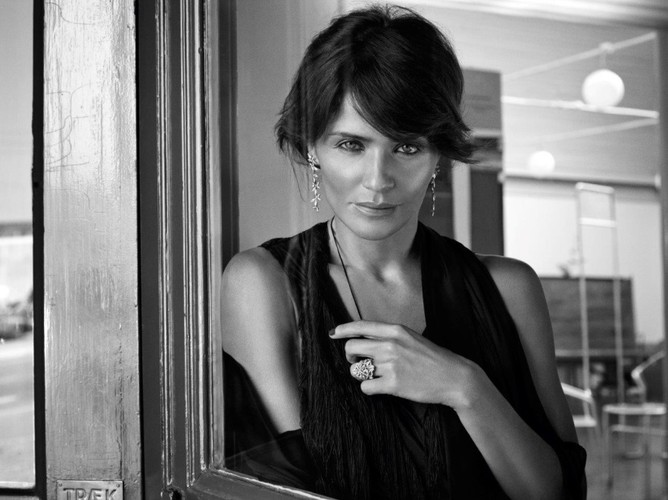 Helena Christensen w kampanii biżuterii Ole Lynggaard Copenhagen