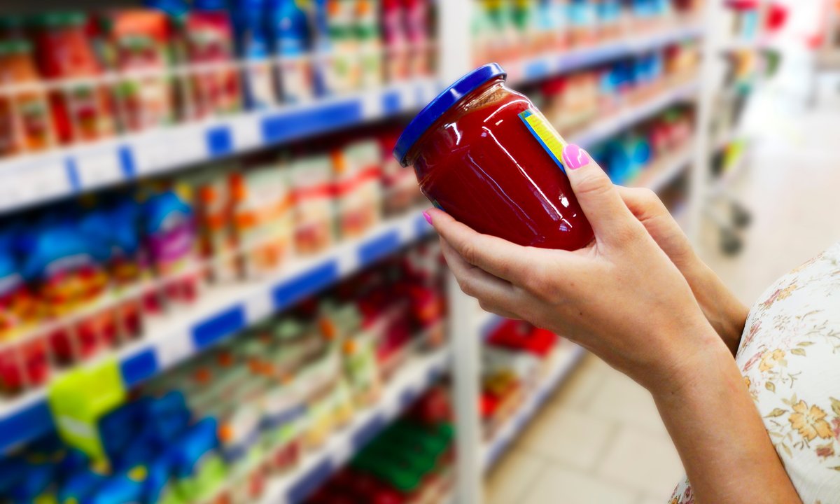 "Należy spożyć do" a "najlepiej spożyć przed". Nie każdy wie, co to dokładnie znaczy