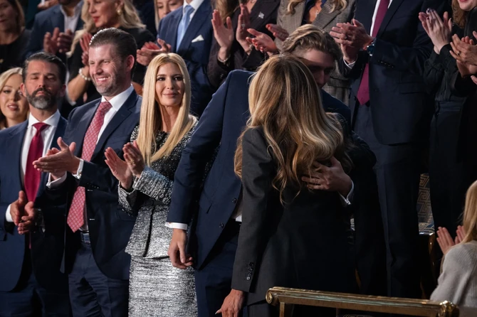 Tifani, Donlad mlađi, Erik, Ivanka, Baron i Melanija Tramp