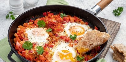 Bajeczna szakszuka z hiszpańskim chorizo. Wyborne połączenie i niepowtarzalny smak