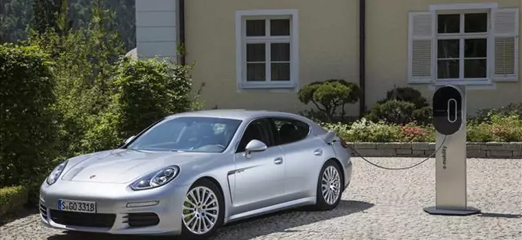 Porsche Panamera Hybrid - 33 km na prądzie