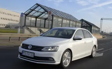 VOLKSWAGEN Jetta