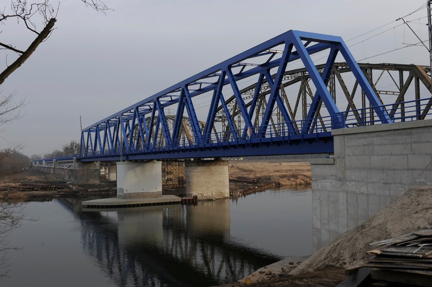 Wyremontowany kolejowy most zachodni nad Odrą we Wrocławiu