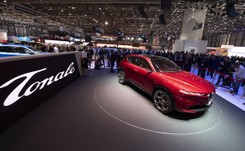 Alfa Romeo Tonale skradła show w Genewie. Nowa ślicznotka kusi nie tylko napędem
