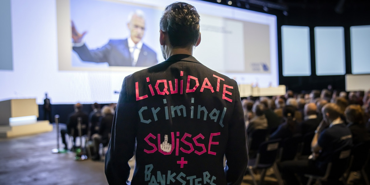 Prezes szwajcarskiego banku Credit Suisse Axel Lehmann przemawia podczas zgromadzenia akcjonariuszy. 