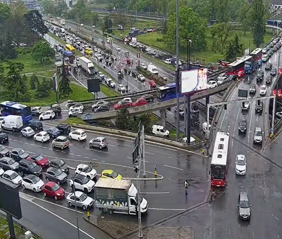 Autokomanda i pogled na auto-put