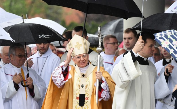 Abp Jędraszewski: Kryzys wartości w polskim szkolnictwie, gender, LGBT, wszystko to uderza w godność człowieka