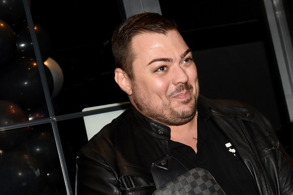 "PIO SAM LEKOVE PROTIV DEPRESIJE I POSTAO ZAVISTAN" Pevač otvoreno o psihičkom problemu: "Krio sam od žene, a kad je saznala..."