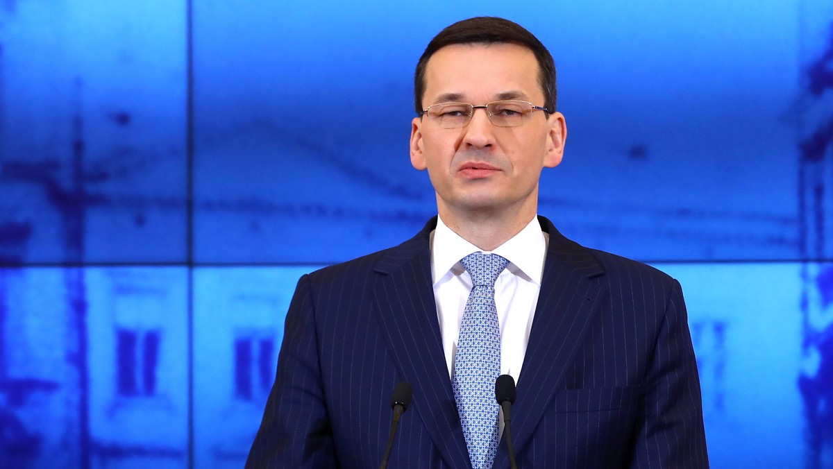 Premier Mateusz Morawiecki jutro w Brukseli będzie rozmawiał z szefem Komisji Europejskiej Jean-Claude'em Junckerem oraz spotka się z wiceprzewodniczącym KE Fransem Timmermansem - dowiedziała się PAP od źródła unijnego. Spotkanie ma dotyczyć artykułu 7 uruchomionego wobec Polski.