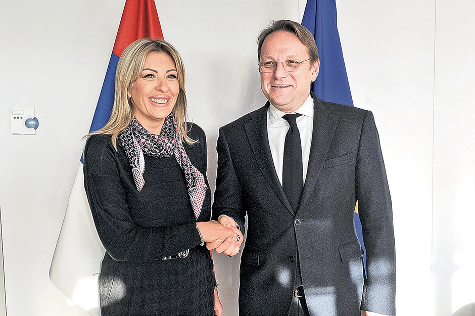 Varhelji danas dolazi u Beograd da predstavi nova pravila koja je donela Evropska komisija 