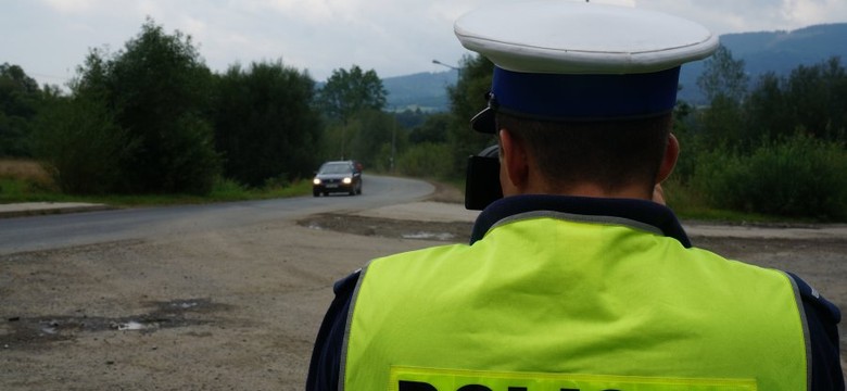 Uczciwy jak policjant. To nie żart. Policja chwali się, że bierze mniej łapówek
