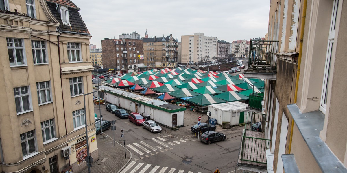 Rynek Łazarski w Poznaniu: 9-latek zaatakowany przez grupę nastolatków.