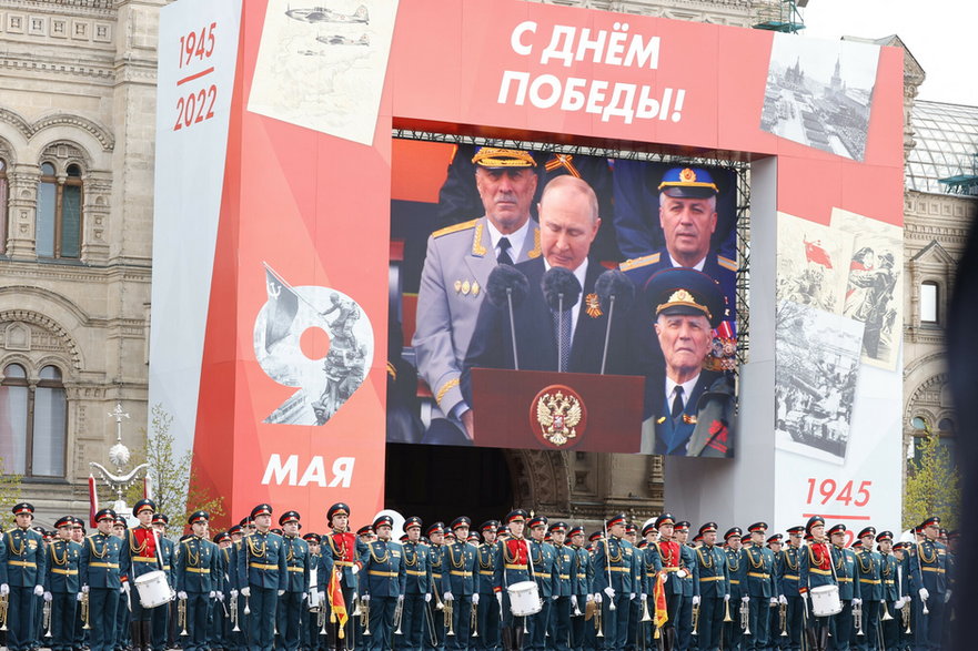 Władimir Putin wygłasza przemówienie podczas 77. rocznicy Dnia Zwycięstwa, Moskwa 9 maja 2022 r.