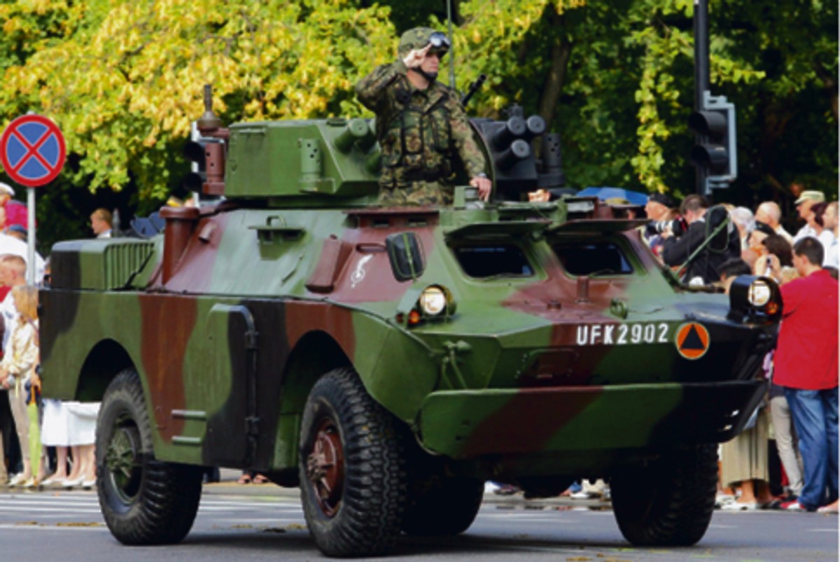 Gra toczy się o wyremontowanie 70 transporterów BRDM