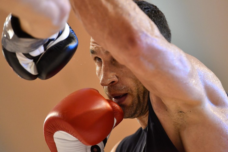 Tak Władimir Kliczko wylewa siódme poty przed walką z Tysonem Furym