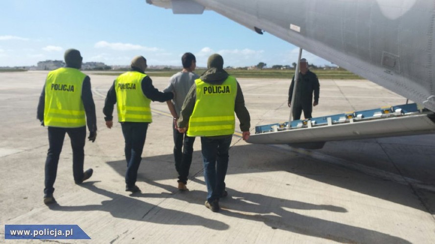 Transport Kajetana P. wojskową Casą z Malty do Polski