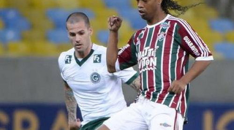 Ronaldinho még mindig tud újat mutatni