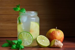 Pobudza lepiej niż kawa. Cudownie rozgrzewa. Wypróbuj switchel [PRZEPIS]